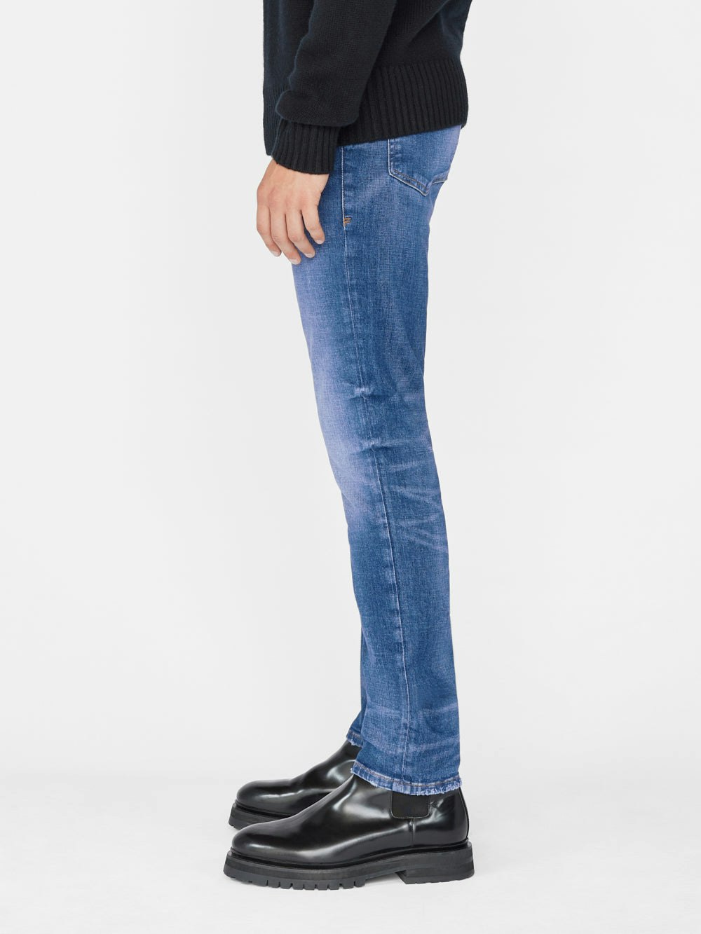 jeans side view alt:fit1